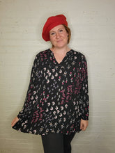 Load image into Gallery viewer, XL/XXL - Lane Bryant floral tunic
