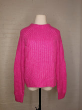 Load image into Gallery viewer, XS/S - A New Day sweater NWT
