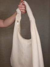 Load image into Gallery viewer, Faux leather tote purse
