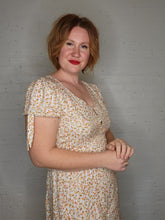 Load image into Gallery viewer, M/L - Floral Dress
