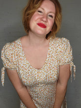Load image into Gallery viewer, M/L - Floral Dress
