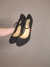 Load image into Gallery viewer, Size 9 - Classic Black Heels
