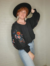Load image into Gallery viewer, XL/XXL Floral Embroidered Bubble Top
