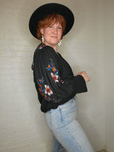 Load image into Gallery viewer, XL/XXL Floral Embroidered Bubble Top
