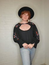 Load image into Gallery viewer, XL/XXL Floral Embroidered Bubble Top
