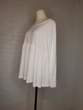 Load image into Gallery viewer, XS-M White Tunic
