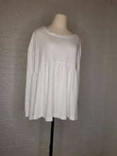 Load image into Gallery viewer, XS-M White Tunic

