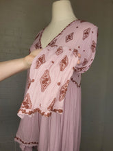 Load image into Gallery viewer, XS/S Mauve Tunic
