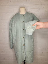 Load image into Gallery viewer, S/M - NWT Universal Thread Quilted Coat

