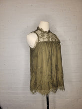 Load image into Gallery viewer, S - Lace Tank
