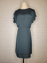 Load image into Gallery viewer, M/8 - Emerald Slip/Satin Dress
