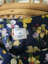 Load image into Gallery viewer, M - Old Navy Button Down
