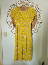 Load image into Gallery viewer, M - Yellow Button down Dress
