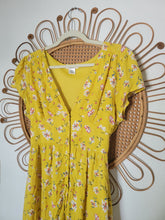 Load image into Gallery viewer, M - Yellow Button down Dress
