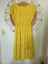 Load image into Gallery viewer, M - Yellow Button down Dress
