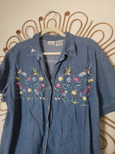 Load image into Gallery viewer, L/XL - VTG Hummingbird Button Down

