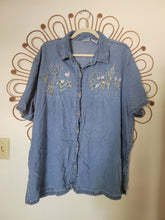 Load image into Gallery viewer, XL/XXL - VTG Flower Button Down
