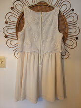 Load image into Gallery viewer, L - Kensie Daisy Dress
