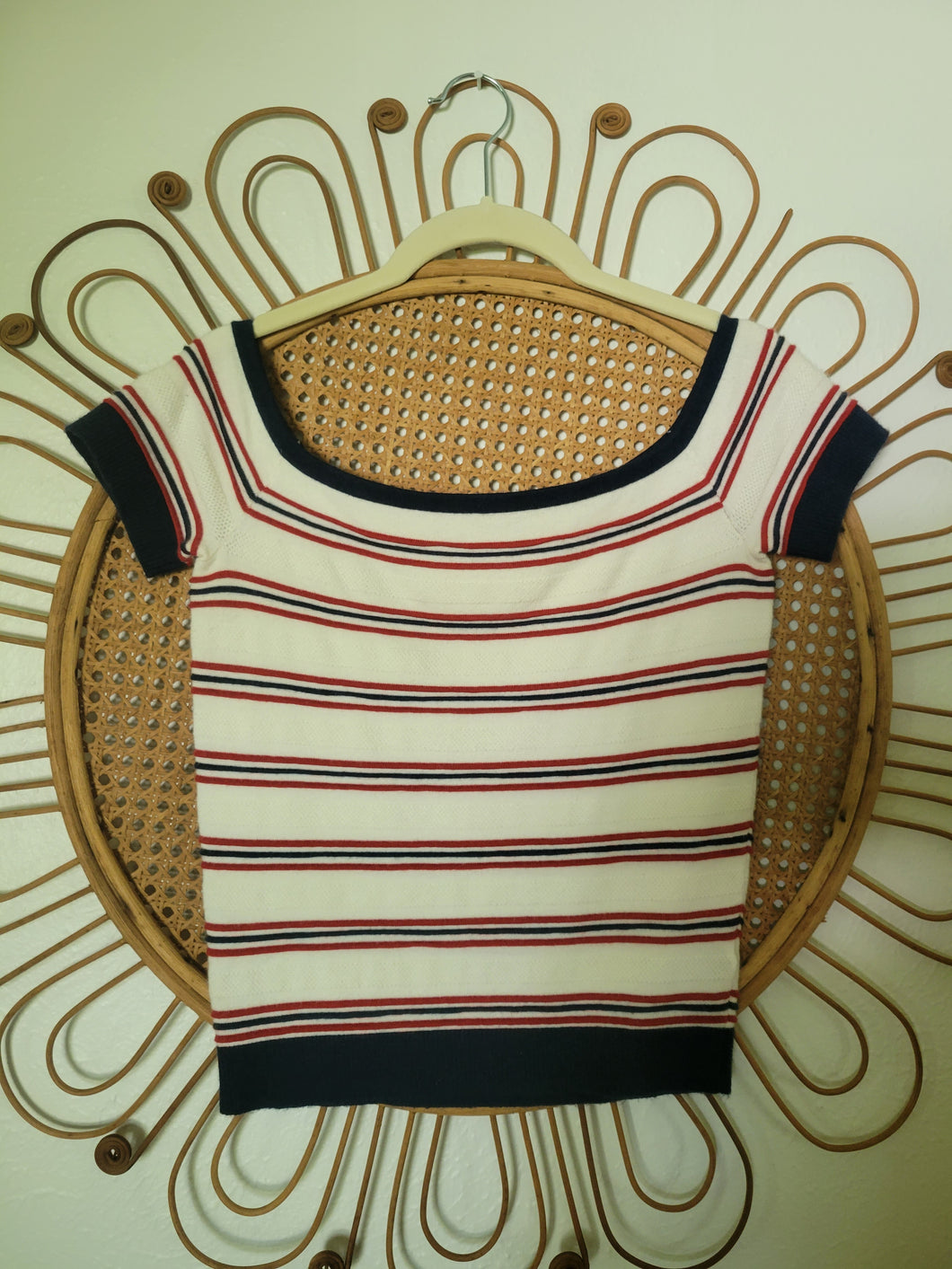 M - American Eagle Off the Shoulder Crop Top