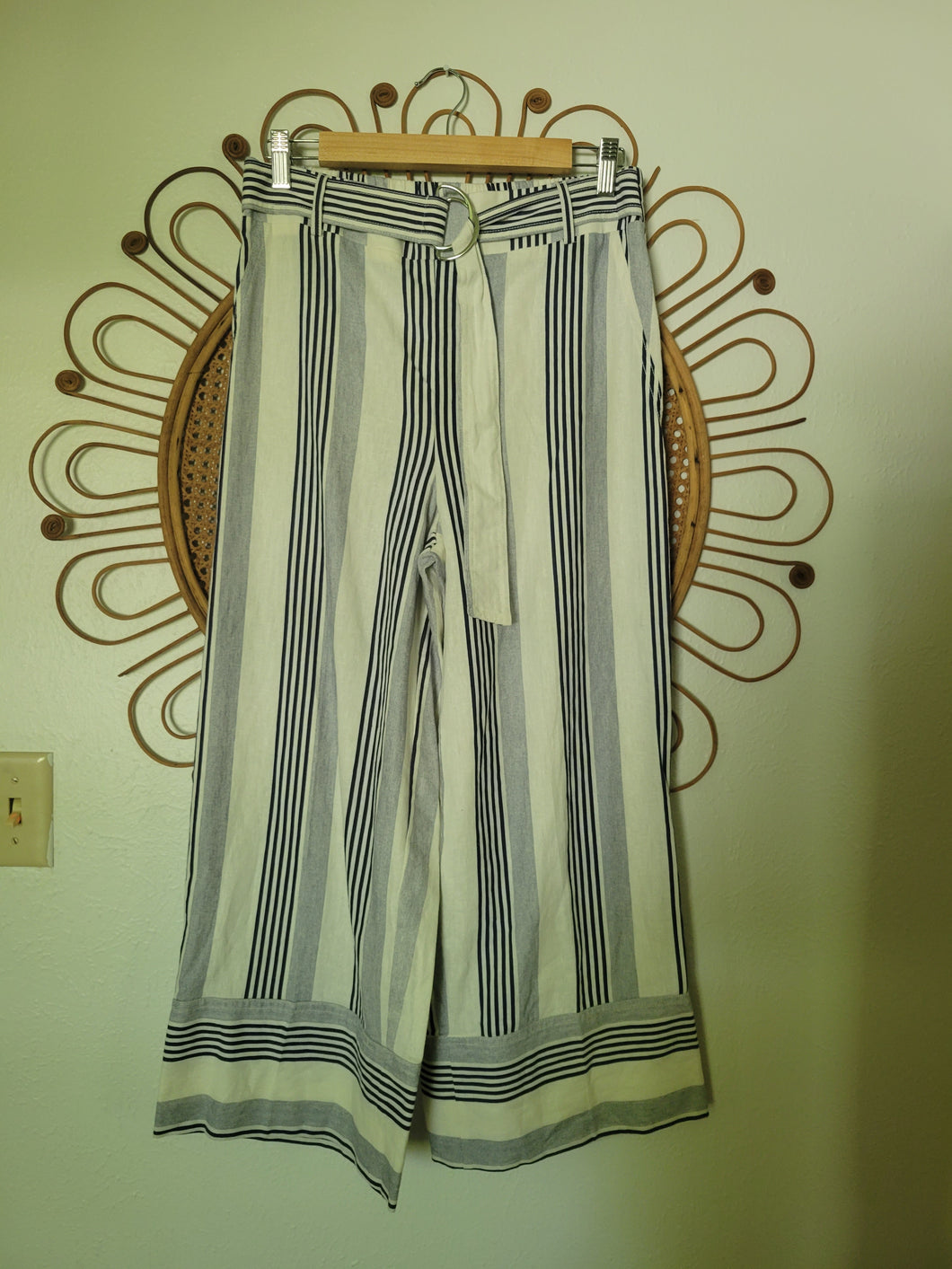 M - Cato Linen-blend Cropped Pants