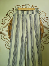 Load image into Gallery viewer, M - Cato Linen-blend Cropped Pants

