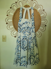 Load image into Gallery viewer, 10 - White House Black Market Dress
