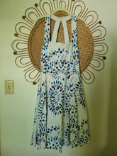Load image into Gallery viewer, 10 - White House Black Market Dress

