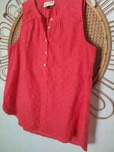 Load image into Gallery viewer, S - Universal Thread textured red blouse
