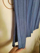 Load image into Gallery viewer, M - Blue Cropped Linen-Blend Pants
