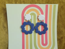 Load image into Gallery viewer, Abi Be Made Earring - Small Pop Flower
