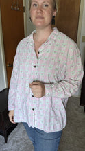 Load image into Gallery viewer, No tags - vtg basket shirt
