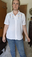 Load image into Gallery viewer, Alfred Dunner seashell shirt
