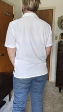 Load image into Gallery viewer, Alfred Dunner seashell shirt
