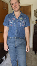 Load image into Gallery viewer, Bobbie Brooks embroidered floral shirt
