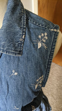 Load image into Gallery viewer, Chambray skort set with white embroidered flowers
