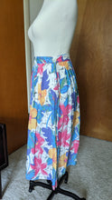 Load image into Gallery viewer, Hawaiian Print midi skirt
