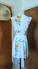 Load image into Gallery viewer, S - White floral cutout dress
