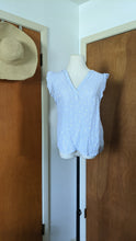 Load image into Gallery viewer, S - Old Navy flower blouse
