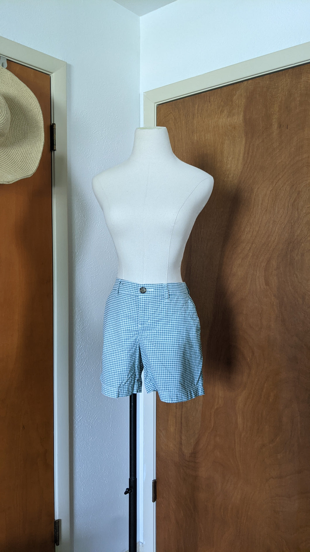 Size 2 - Old Navy green gingham shorts