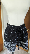 Load image into Gallery viewer, M - Old Navy black elephant shorts
