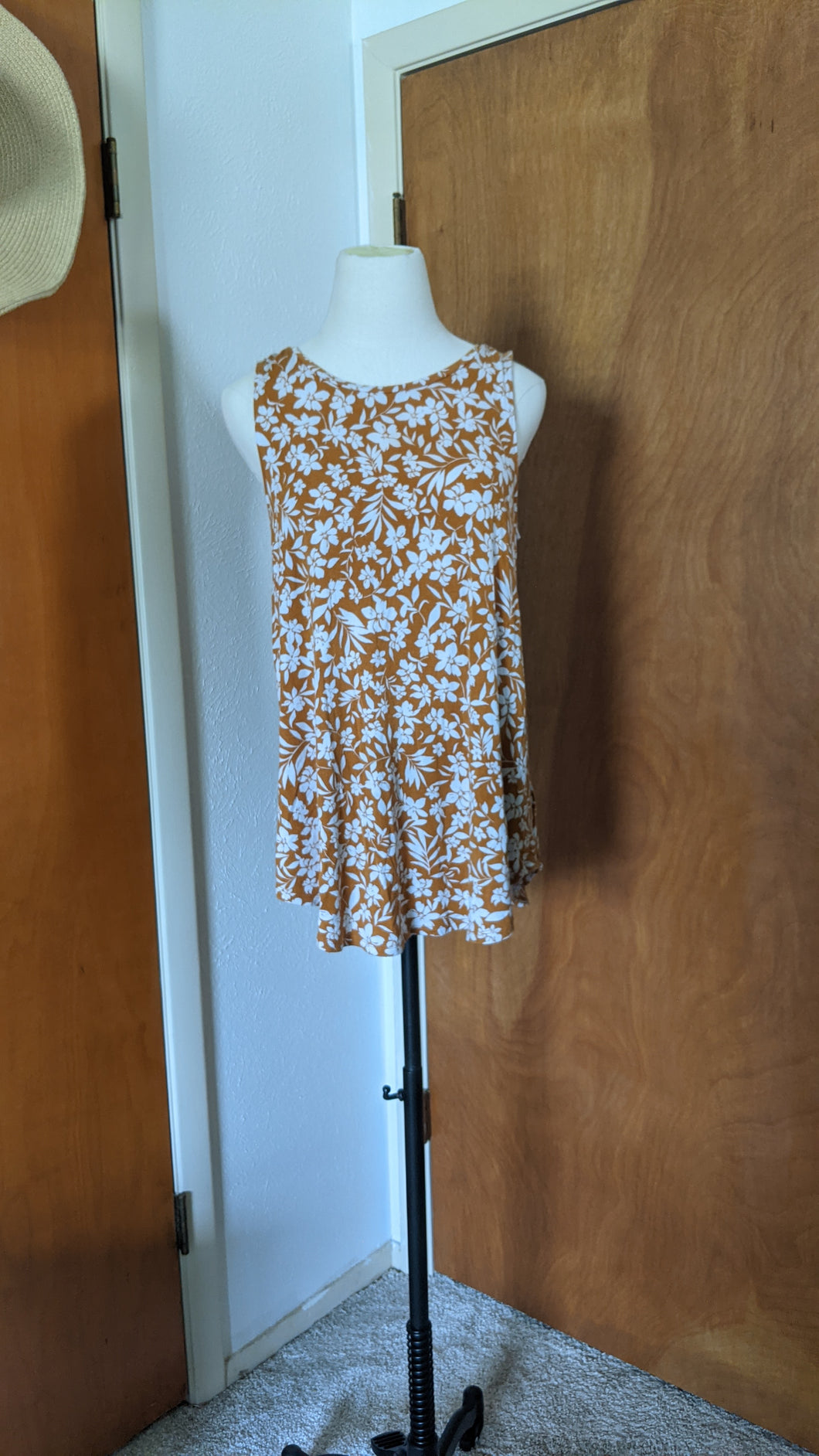 M - Old Navy mustard floral tank