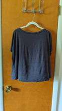 Load image into Gallery viewer, L - gray knot front boxy tee
