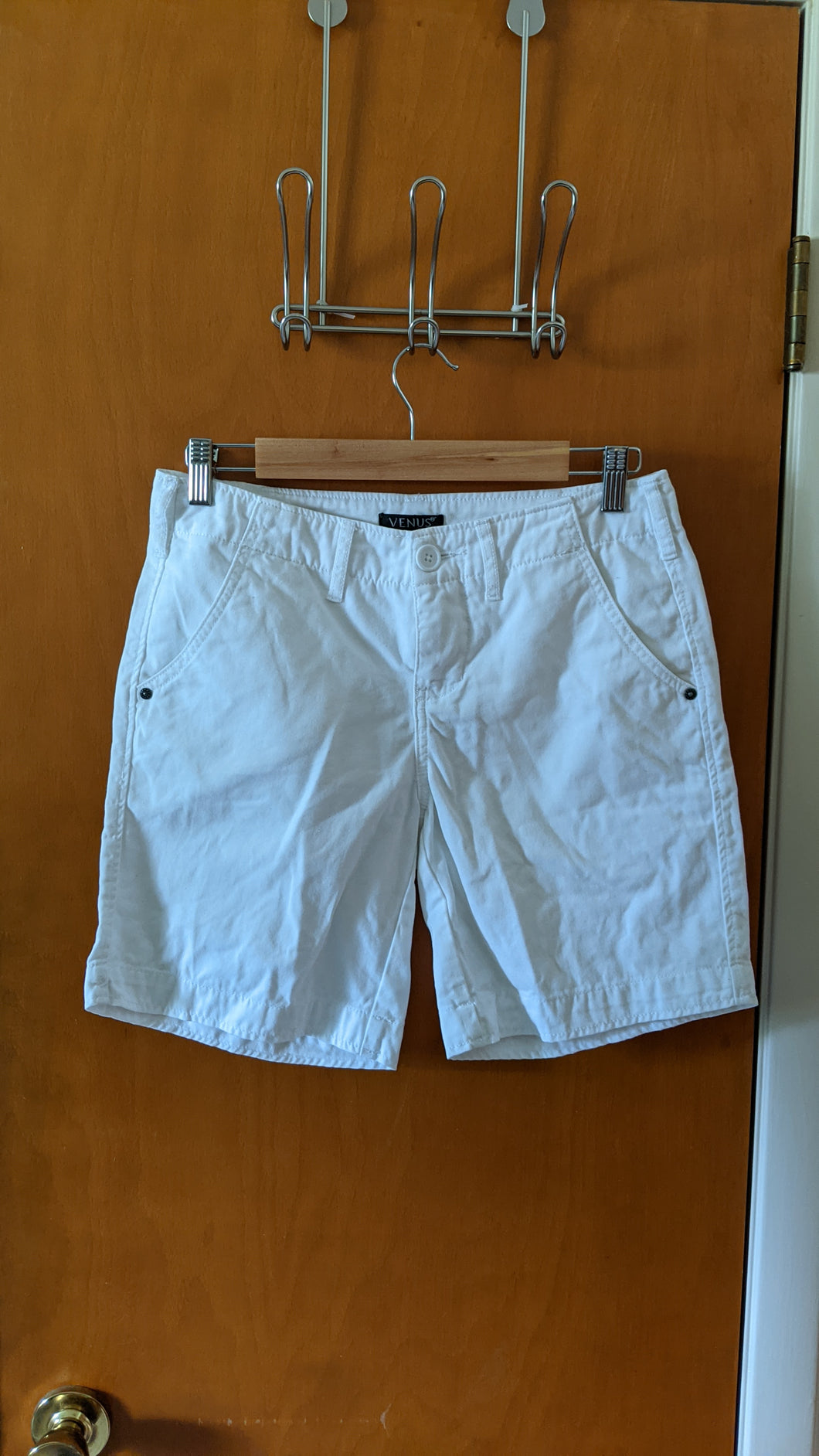 Size 2 - Venus white midi shorts