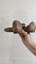 Load image into Gallery viewer, 8.5 - Taupe Sandals

