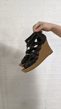 Load image into Gallery viewer, 9 - American Eagle black Wedges
