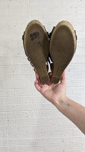 Load image into Gallery viewer, 9 - American Eagle black Wedges
