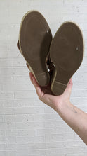 Load image into Gallery viewer, 9 - Tan Trappy Wedges
