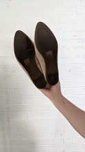 Load image into Gallery viewer, 9 - Taupe Aldo Flats
