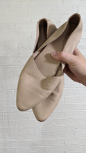 Load image into Gallery viewer, 9 - Taupe Aldo Flats
