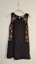 Load image into Gallery viewer, XS - forever 21 cross stitch tunic

